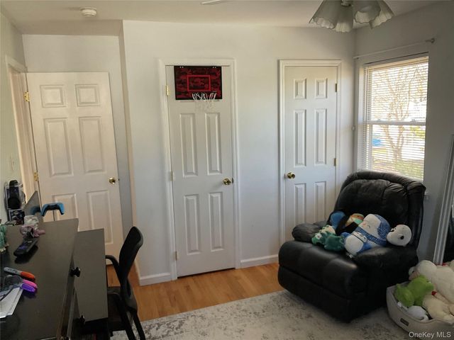 7 Tipton Drive W, Shirley, NY 11967