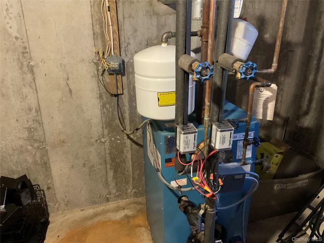 7 Tipton Drive W, Shirley, NY 11967