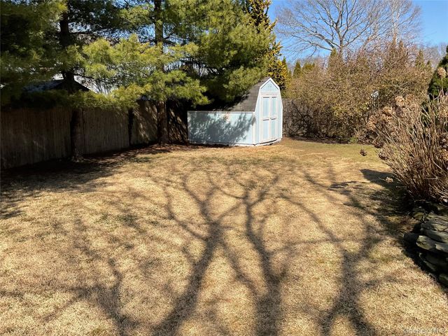 7 Tipton Drive W, Shirley, NY 11967