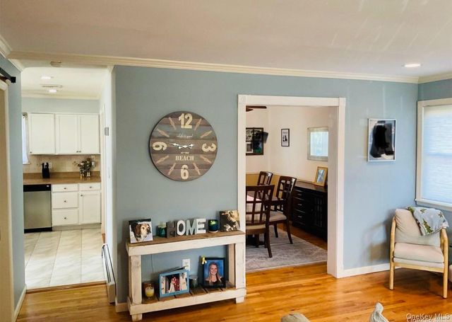 7 Tipton Drive W, Shirley, NY 11967