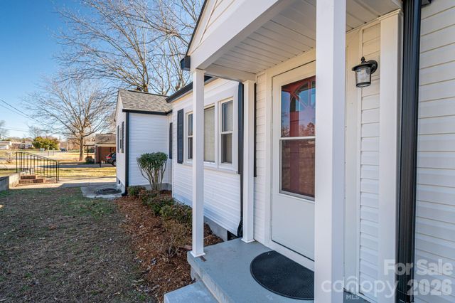 1203 W Gold Street Extension, Kings Mountain, NC 28086