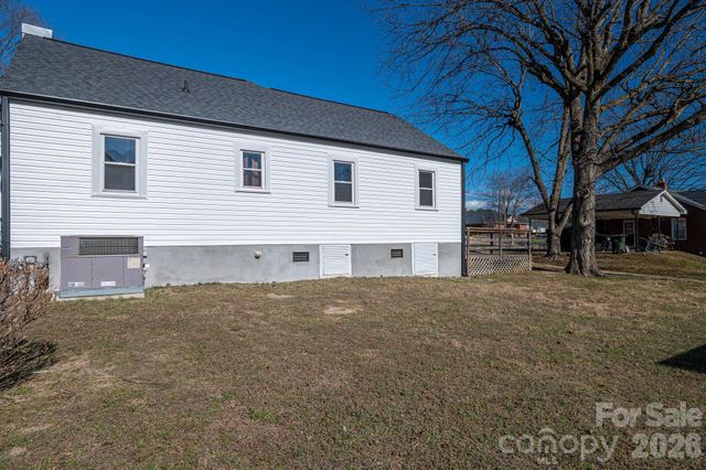 1203 W Gold Street Extension, Kings Mountain, NC 28086