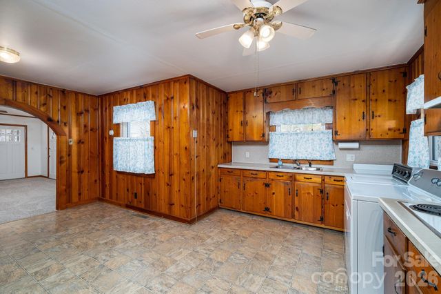 1203 W Gold Street Extension, Kings Mountain, NC 28086