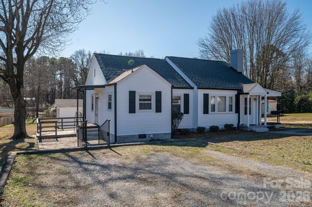 1203 W Gold Street Extension, Kings Mountain, NC 28086