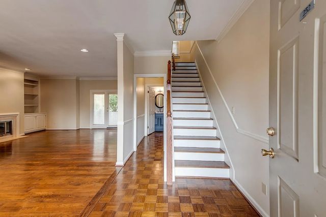 252 Westchase Dr, Nashville, TN 37205