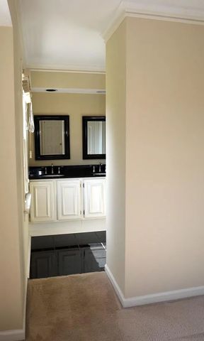 252 Westchase Dr, Nashville, TN 37205