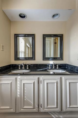 252 Westchase Dr, Nashville, TN 37205
