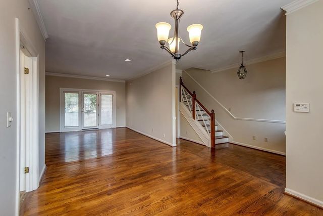 252 Westchase Dr, Nashville, TN 37205