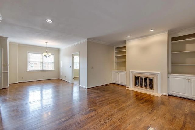 252 Westchase Dr, Nashville, TN 37205