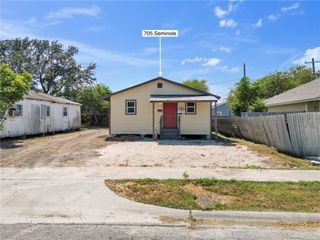 705 Seminole St, Corpus Christi, TX 78405