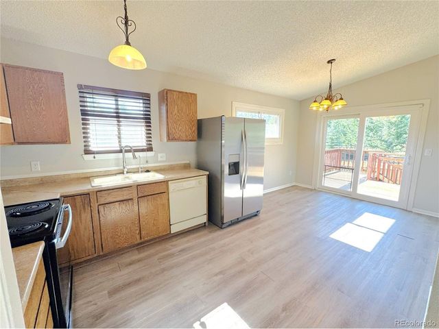 1056 Sundance Cir, Woodland Park, CO 80863