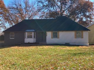12801 Corrington Avenue, Grandview, MO 64030