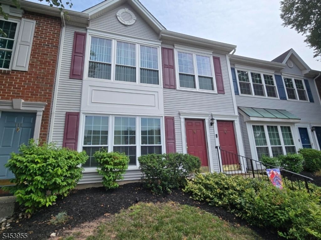 113 Gregory Ln, Franklin Twp., NJ 08823 — photo 2