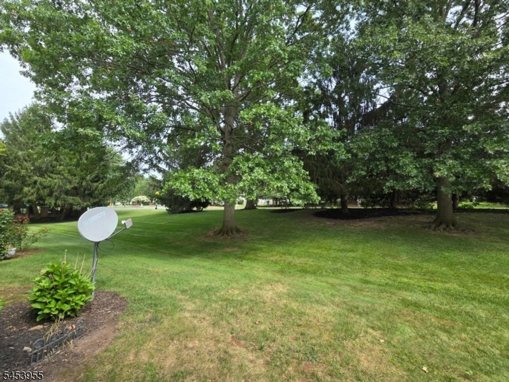 113 Gregory Ln, Franklin Twp., NJ 08823 — photo 5