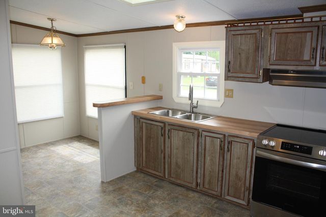 1 LARKEN LANE, Mount Holly Springs, PA 17065