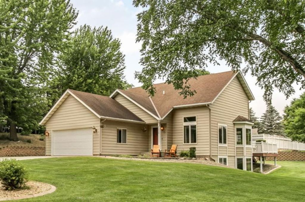2215 Imperial Drive, Saint Cloud, MN 56301