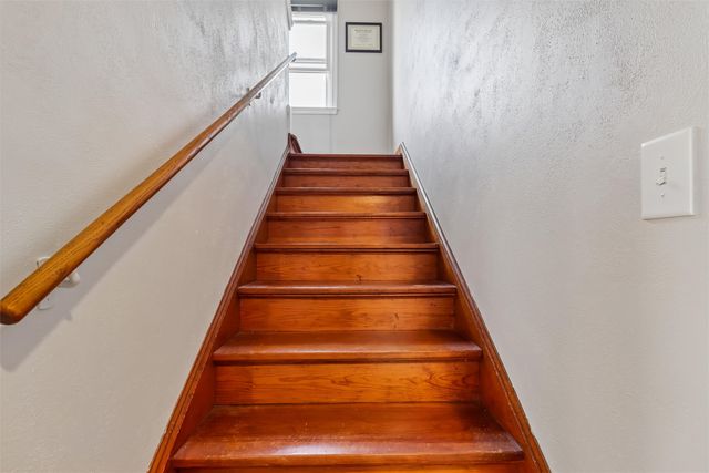 904 E 35th Street, Des Moines, IA 50317