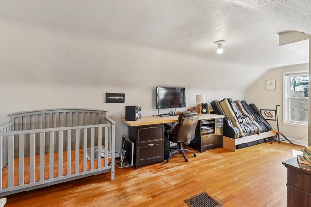 904 E 35th Street, Des Moines, IA 50317