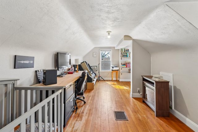 904 E 35th Street, Des Moines, IA 50317