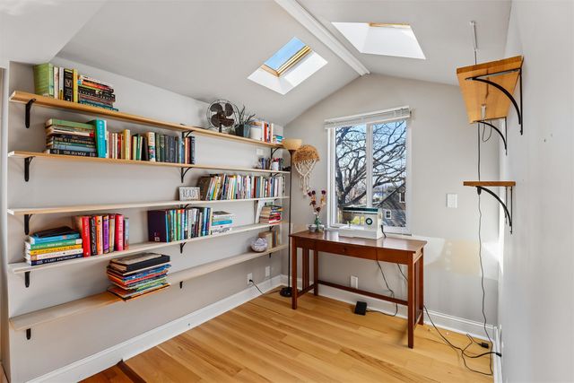 904 E 35th Street, Des Moines, IA 50317