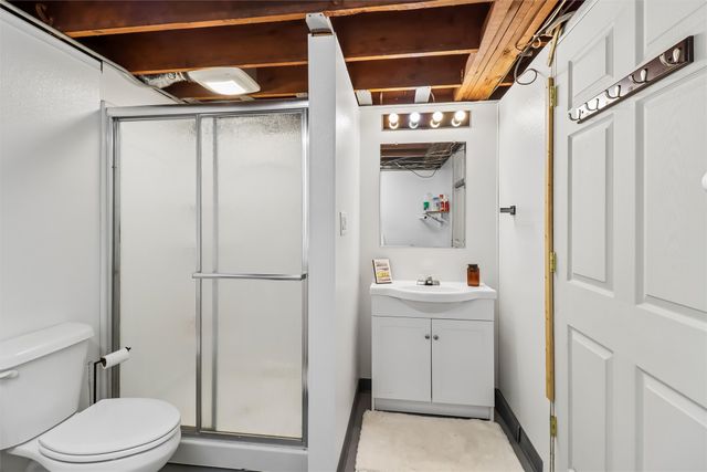 904 E 35th Street, Des Moines, IA 50317