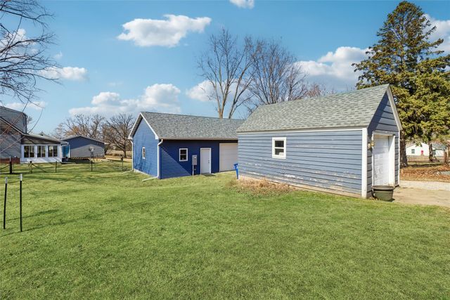 904 E 35th Street, Des Moines, IA 50317