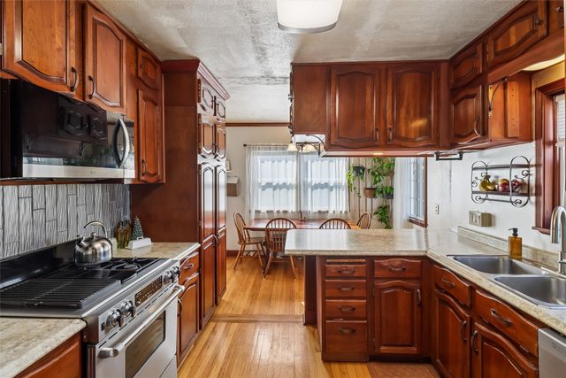 904 E 35th Street, Des Moines, IA 50317