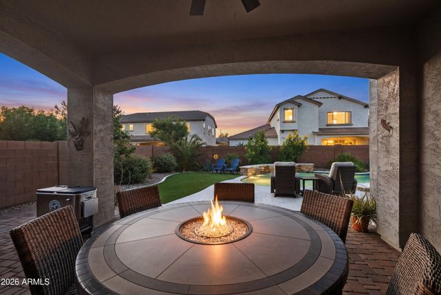 2894 E WYATT Way, Gilbert, AZ 85297