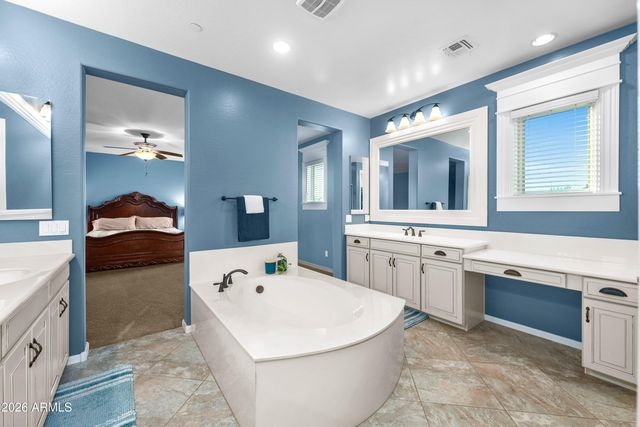 2894 E WYATT Way, Gilbert, AZ 85297