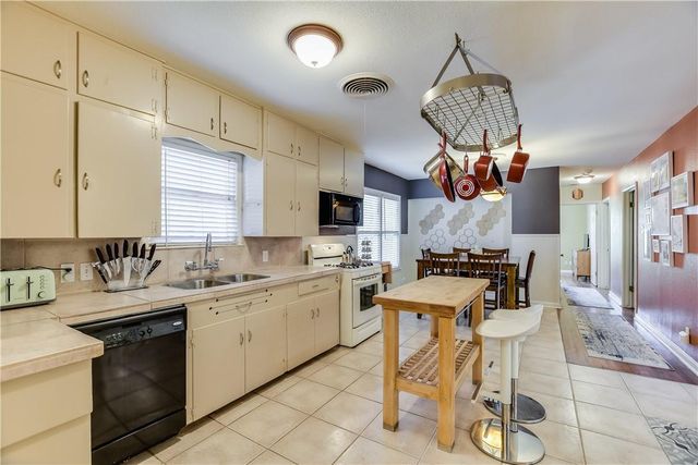 208 BRAESWOOD RD, Austin, TX 78704