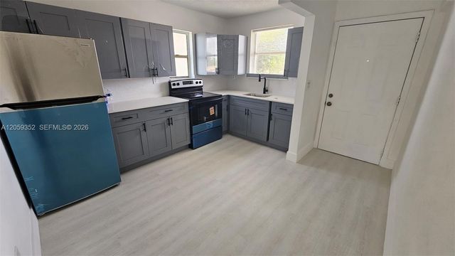 1000 W 28 St 17, Hialeah, FL 33010