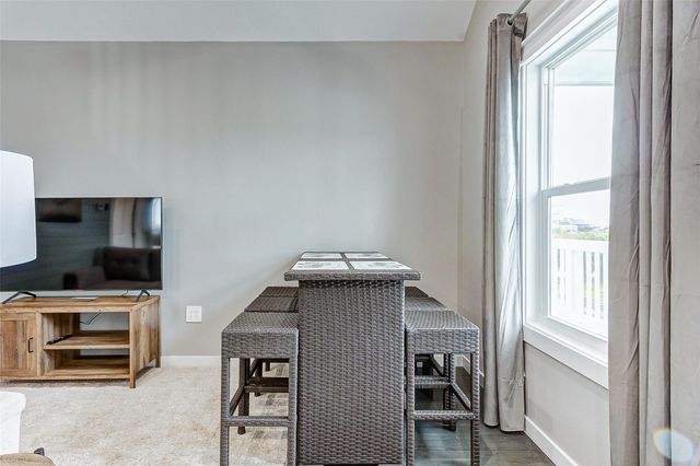 1040 Johnson Road, Gilchrist, TX 77617