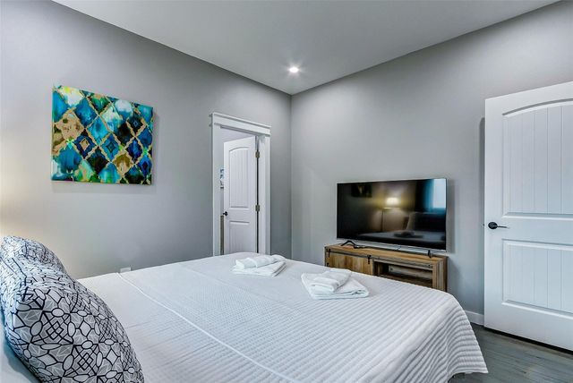 1040 Johnson Road, Gilchrist, TX 77617