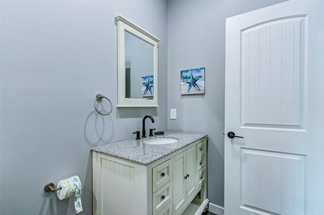 1040 Johnson Road, Gilchrist, TX 77617