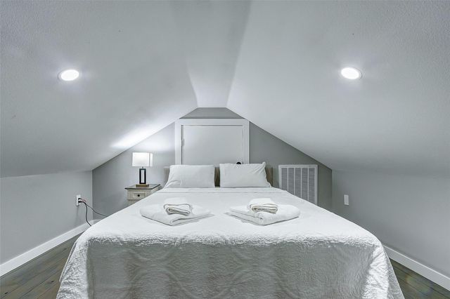 1040 Johnson Road, Gilchrist, TX 77617