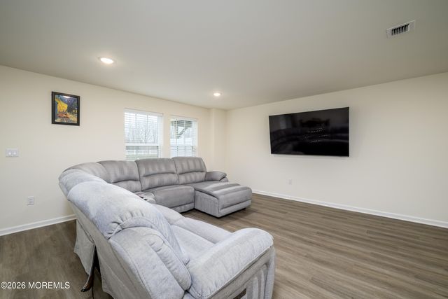 513 Fremont Drive, Englishtown, NJ 07726