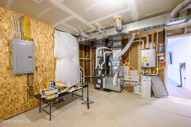 513 Fremont Drive, Englishtown, NJ 07726