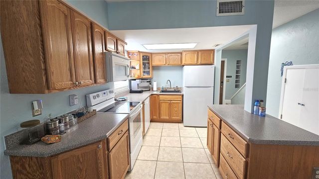 2800 OCEAN SHORE BOULEVARD 140, Ormond Beach, FL 32176