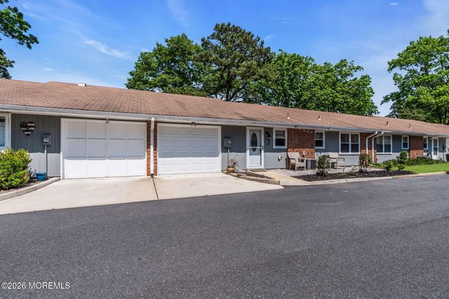 390 Picardy Court c, Lakewood, NJ 08701