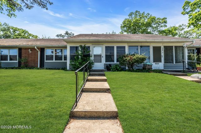 390 Picardy Court c, Lakewood, NJ 08701