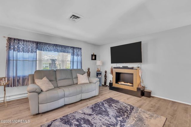390 Picardy Court c, Lakewood, NJ 08701