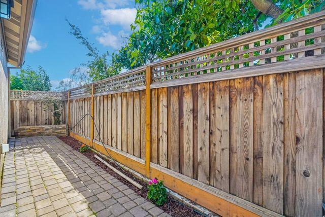 1421 Rosemary Street, Menlo Park, CA 94025