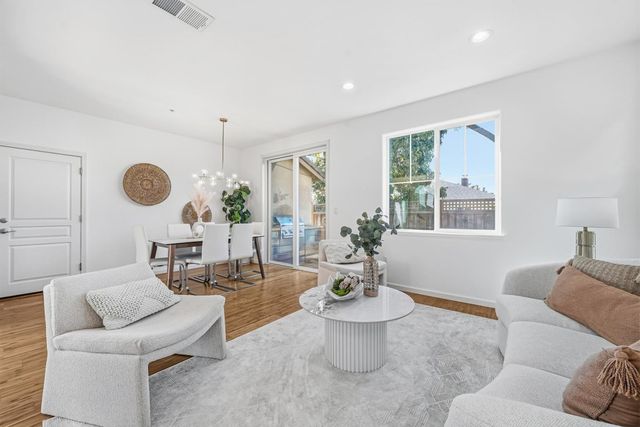 1421 Rosemary Street, Menlo Park, CA 94025