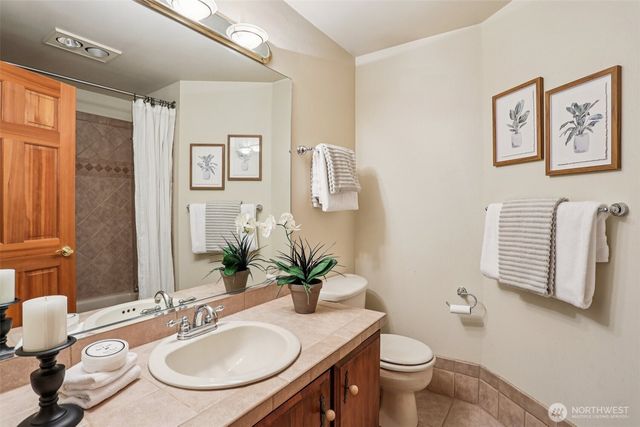 5733 155th Avenue NE, Redmond, WA 98052