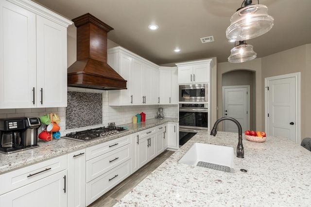 232 Hickory Street, Village Mills, TX 77663