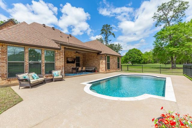 232 Hickory Street, Village Mills, TX 77663