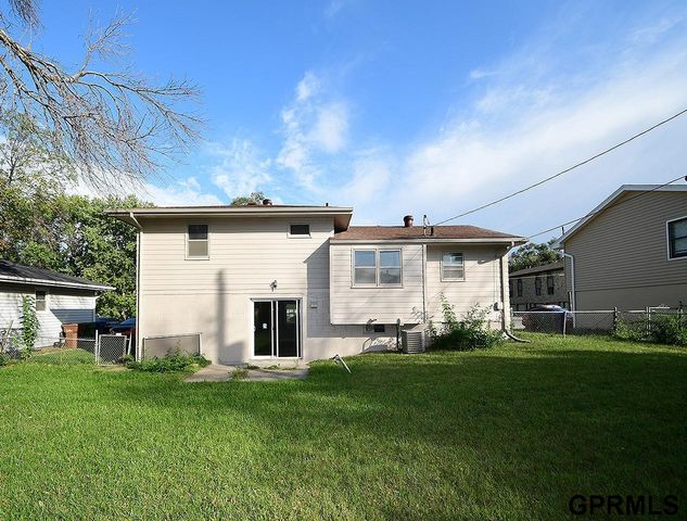 4927 Robin Drive, Omaha, NE 68157