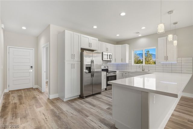 711 West Leffner Drive, Pahrump, NV 89060