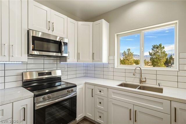 711 West Leffner Drive, Pahrump, NV 89060