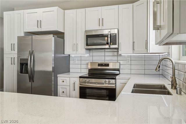 711 West Leffner Drive, Pahrump, NV 89060